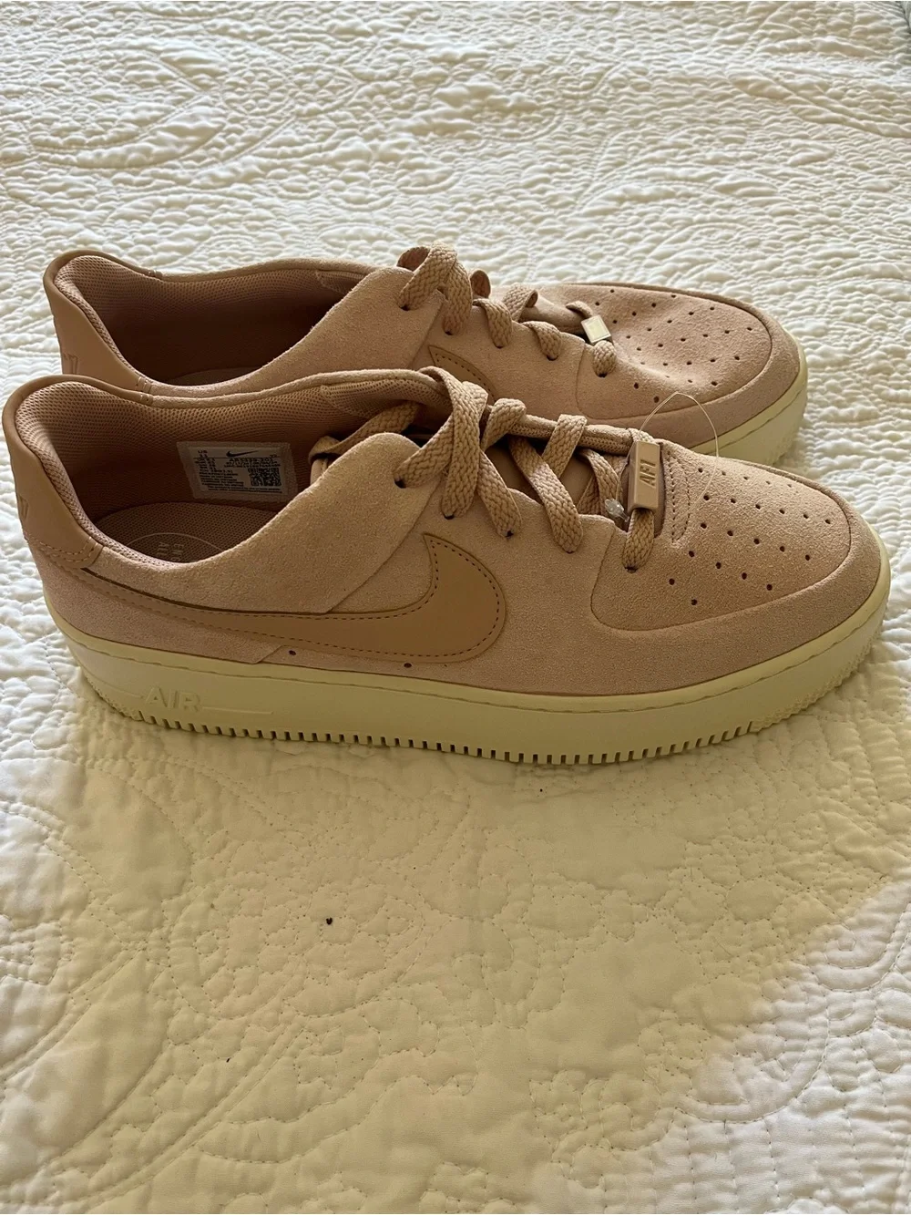 Nike Low-Top Sneakers in Pink/Blush Suede - Picture 2 of 5